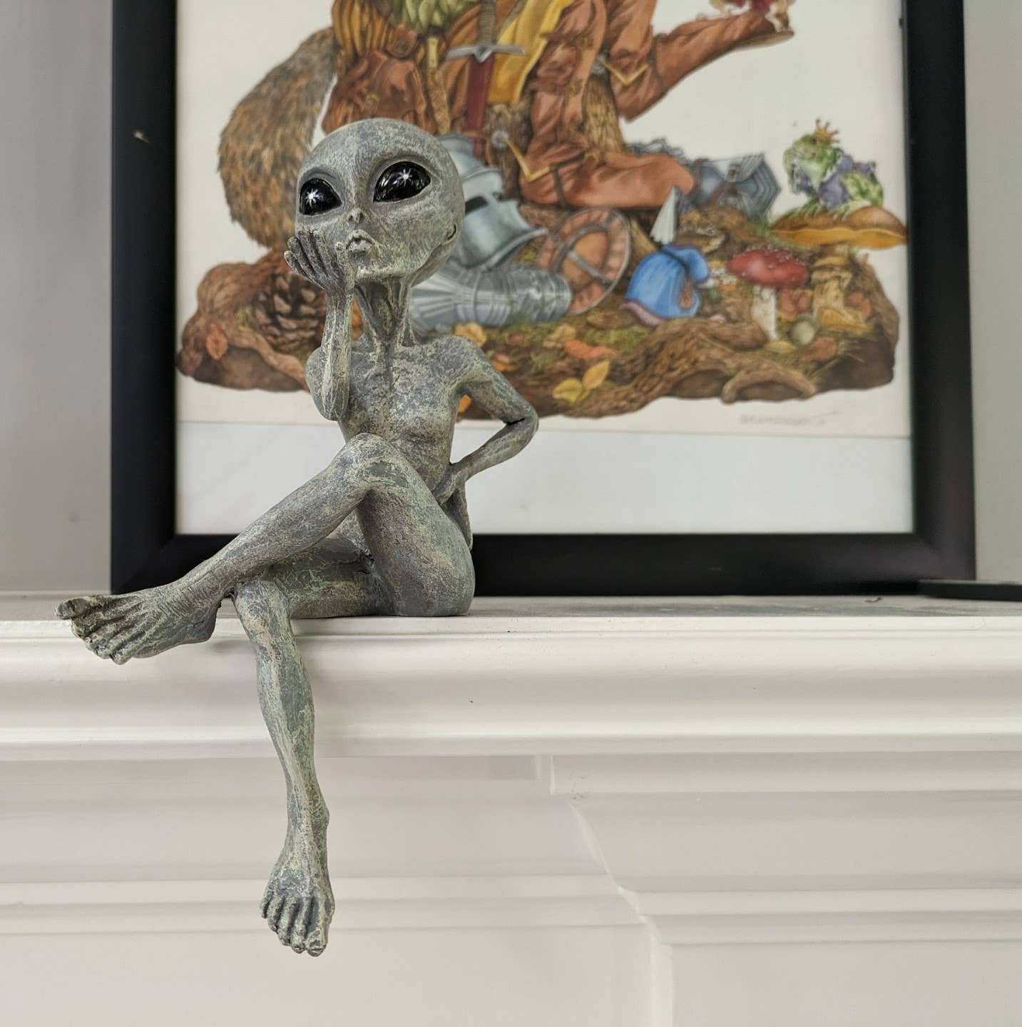 Alien Invasion 'The Flirty' 10” H Female Alien Shelf Sitter