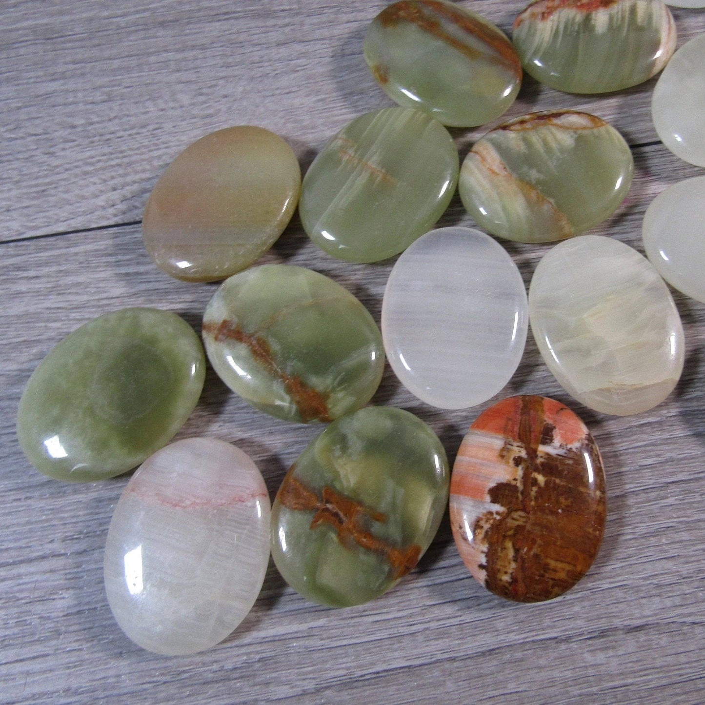 Gemstone Palm Stones 45mm – Bulk Crystal Supplies