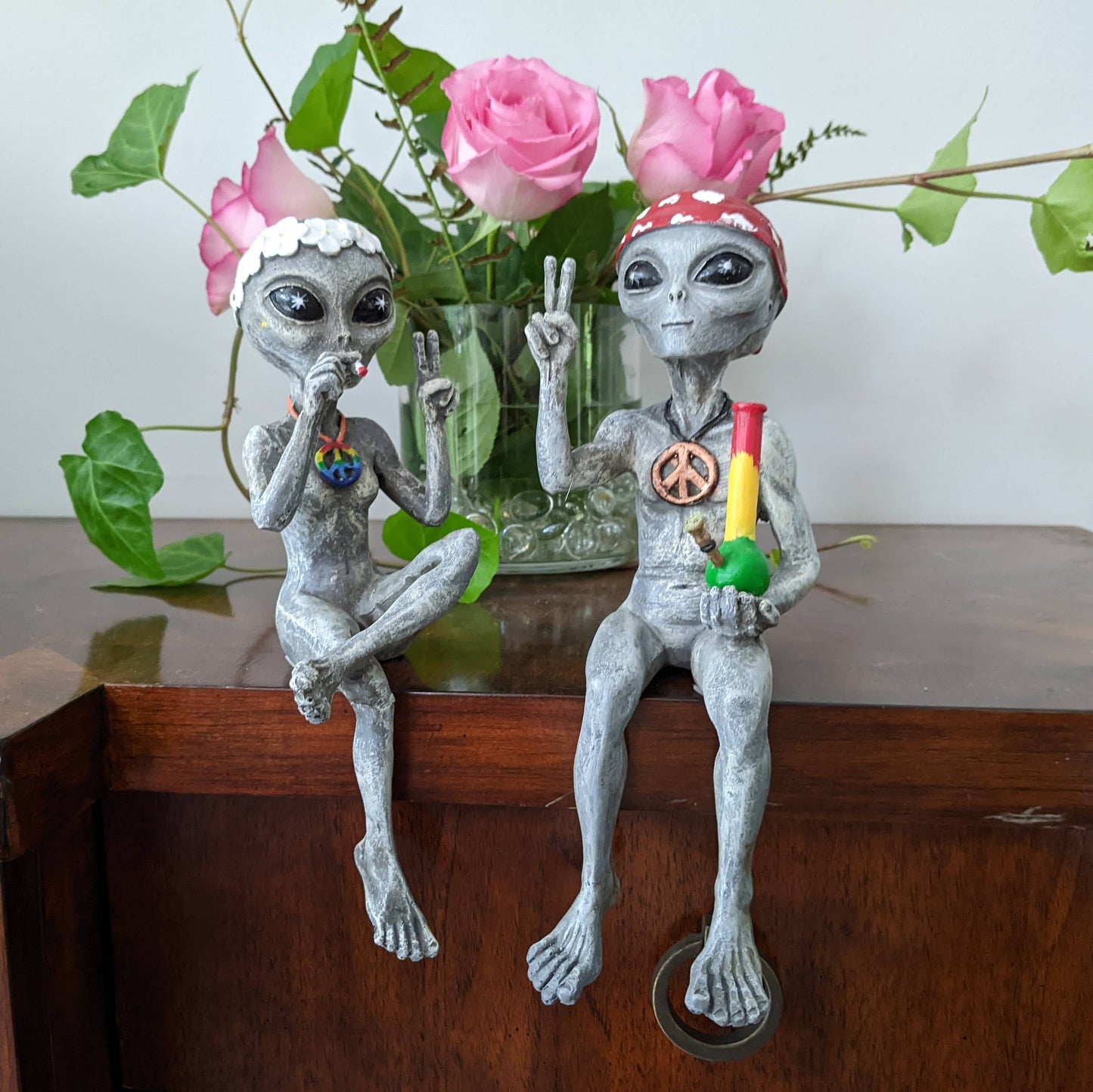 “Hippie and Stoner” 10 Inch H Alien Shelf Sitter Statues