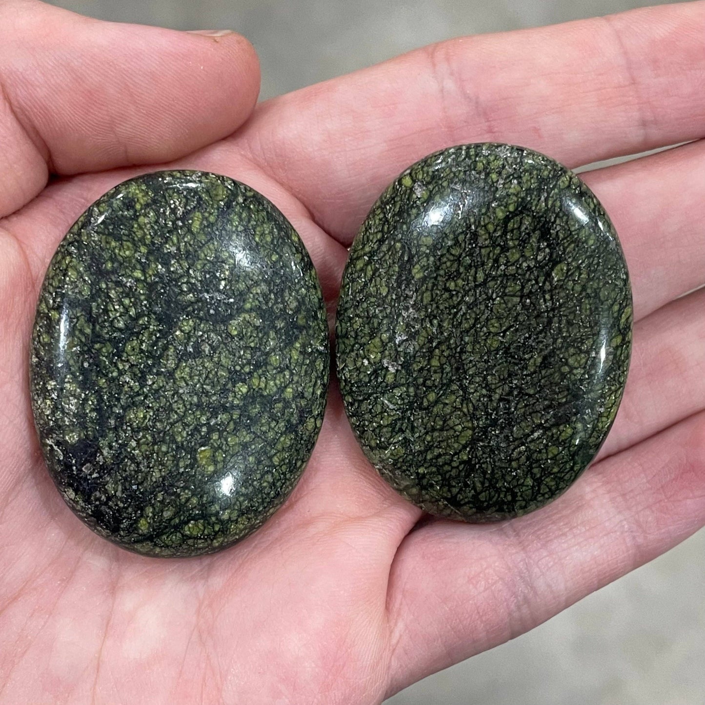 Gemstone Palm Stones 45mm – Bulk Crystal Supplies