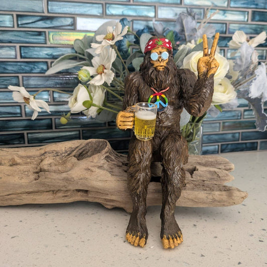 Party Hippie Bigfoot Sasquatch Beer Drinking Statue