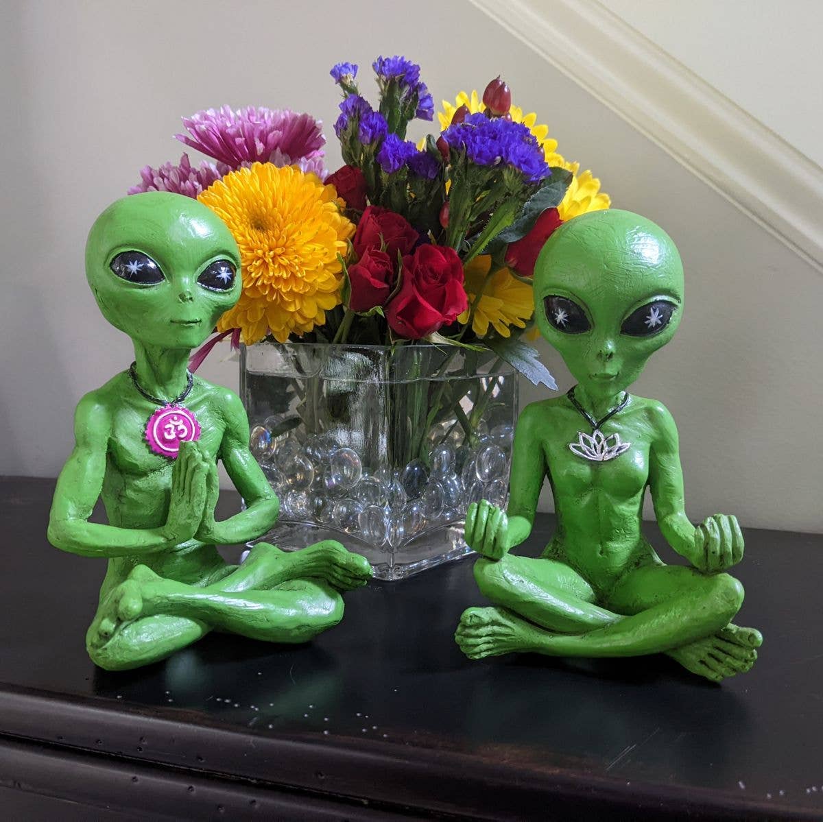 Alien Invasion "Zen and Yoga” Couple Meditating Figurine Set