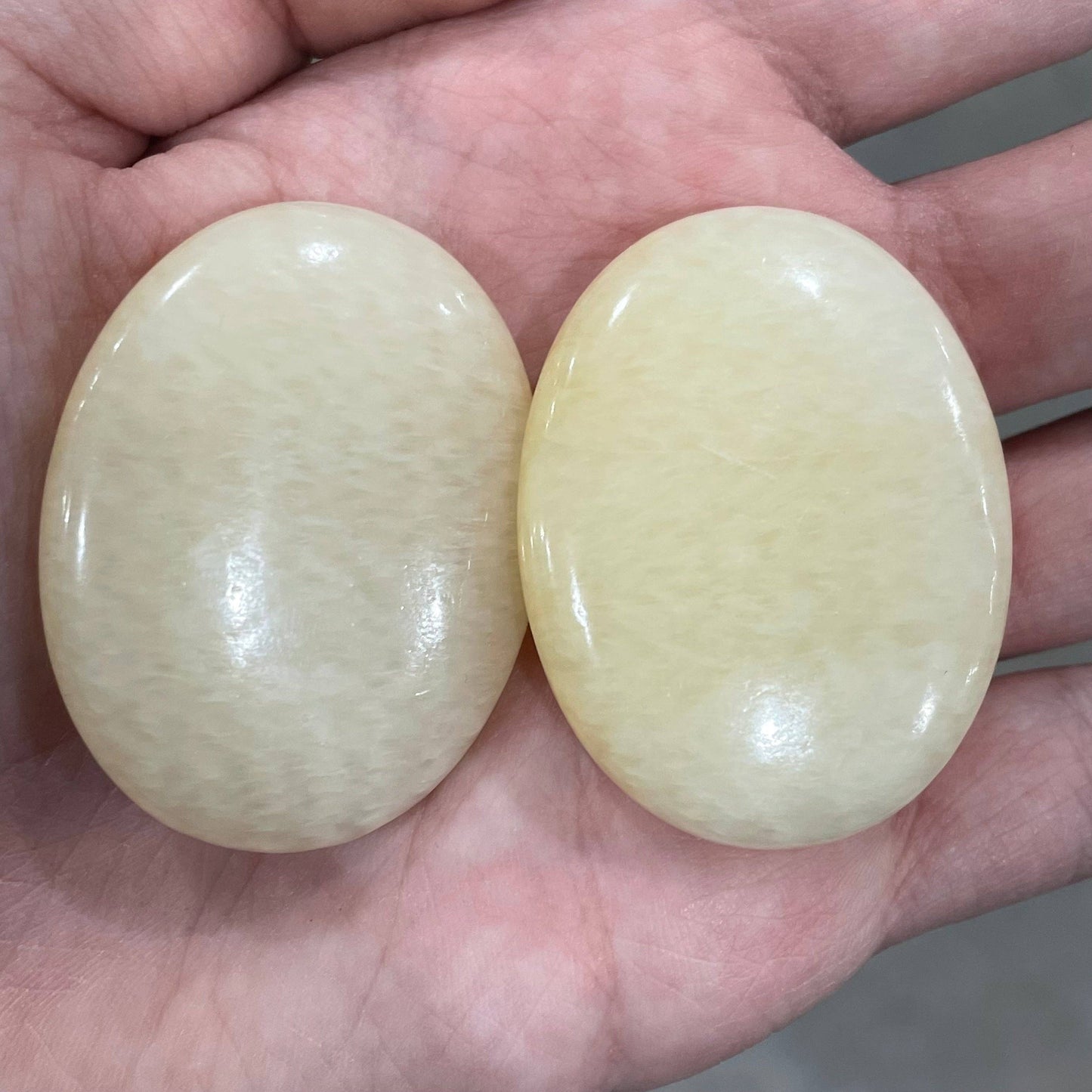 Gemstone Palm Stones 45mm – Bulk Crystal Supplies