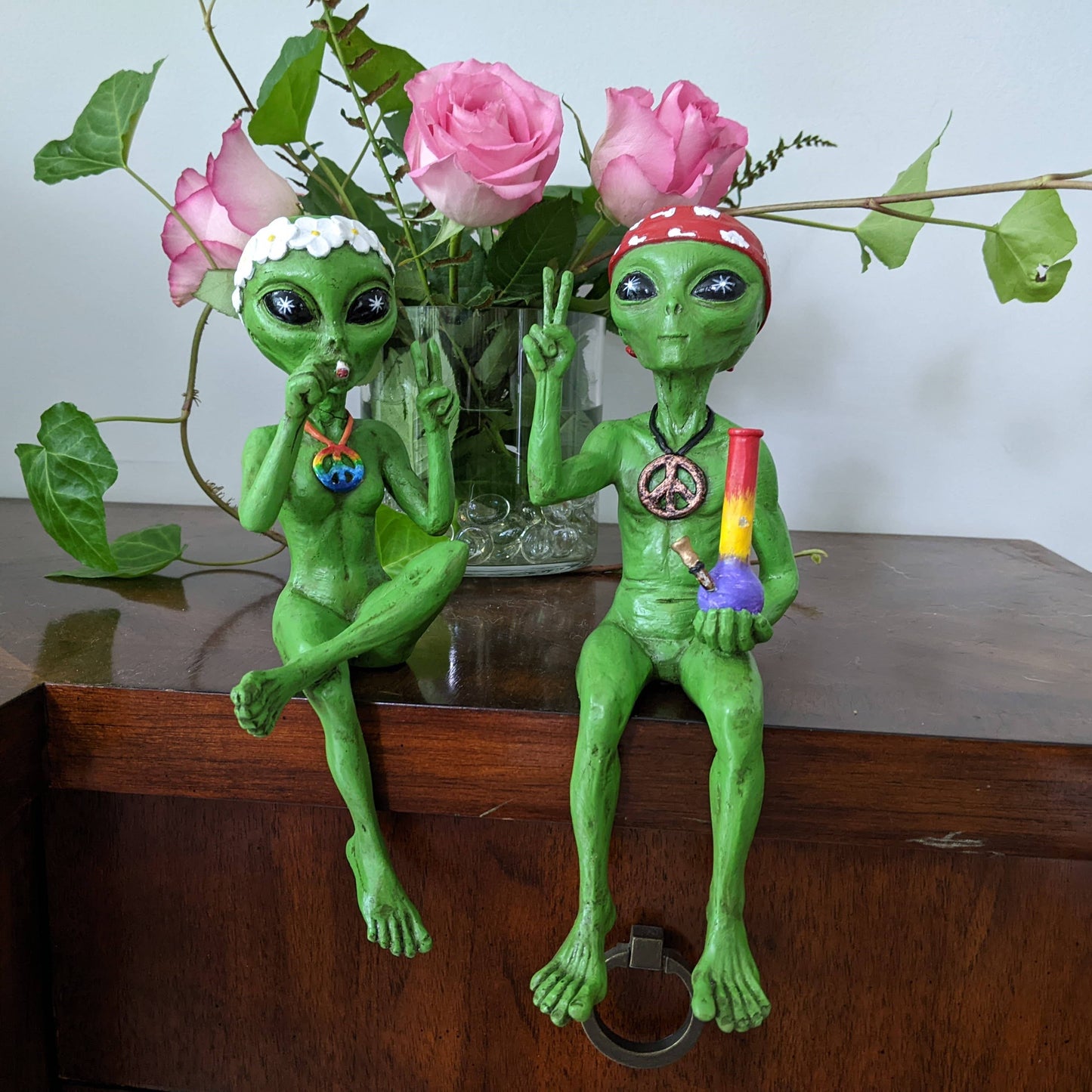 “Hippie and Stoner” 10 Inch H Alien Shelf Sitter Statues