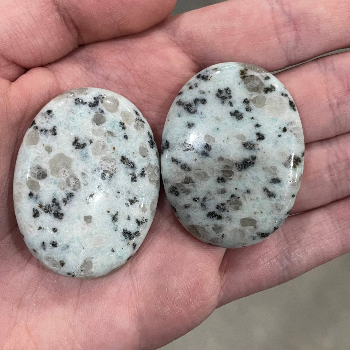 Gemstone Palm Stones 45mm – Bulk Crystal Supplies