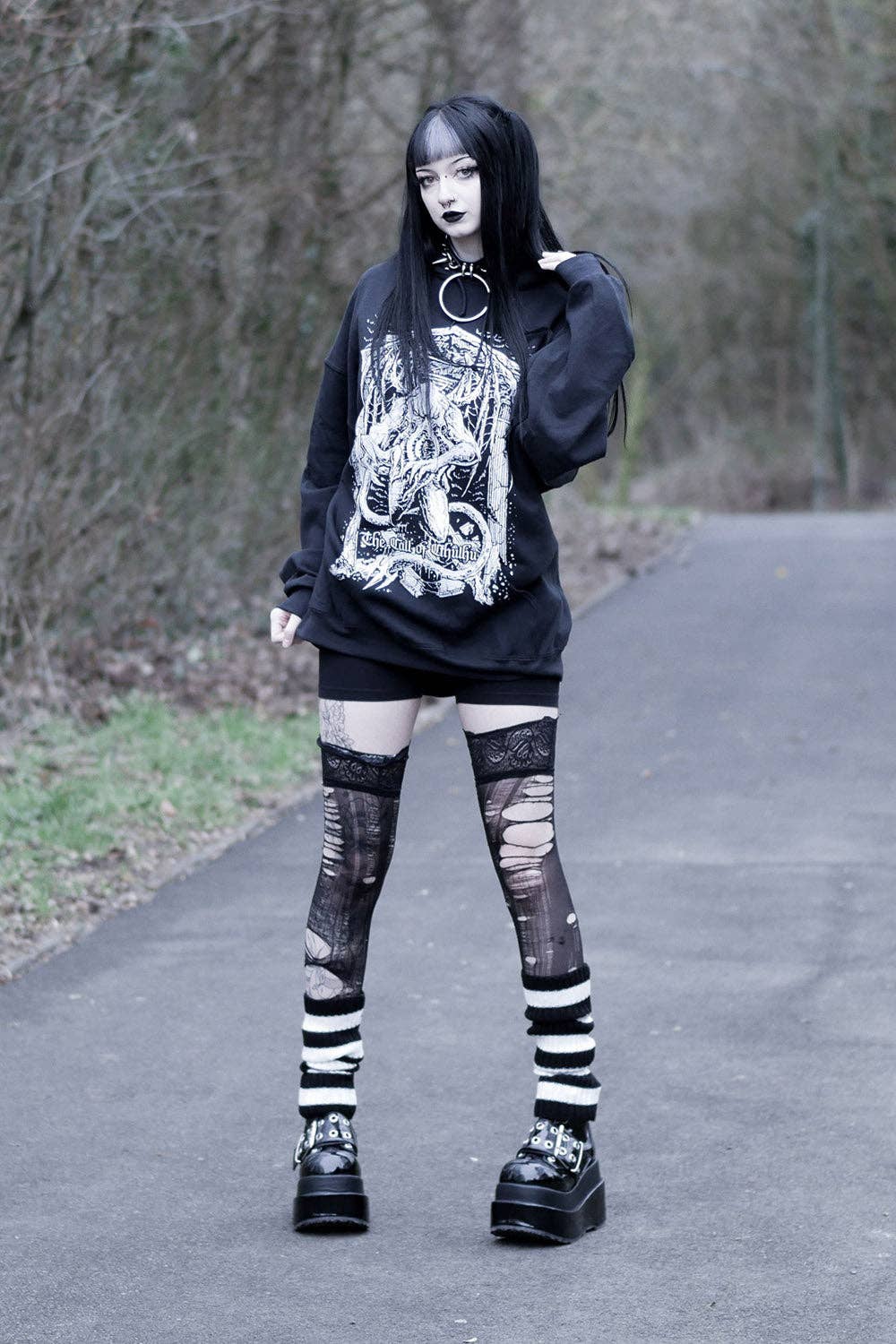 Love at First Bite Striped Leg Warmers [Black/White]