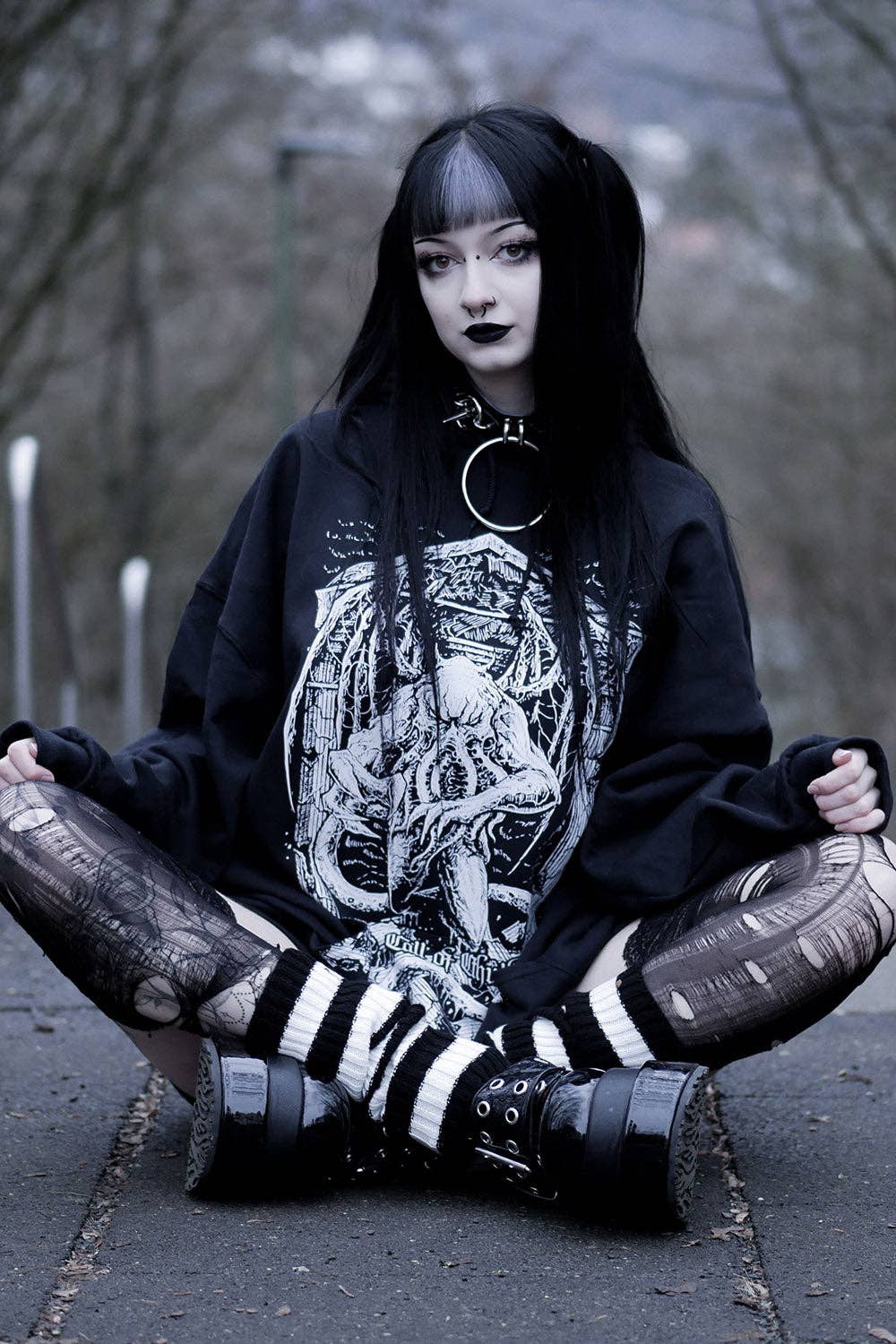 Love at First Bite Striped Leg Warmers [Black/White]