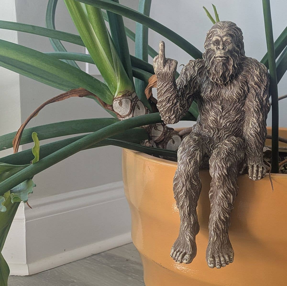 Bigfoot 'The Rude' Sasquatch Statue 10 inch H Shelf Sitter