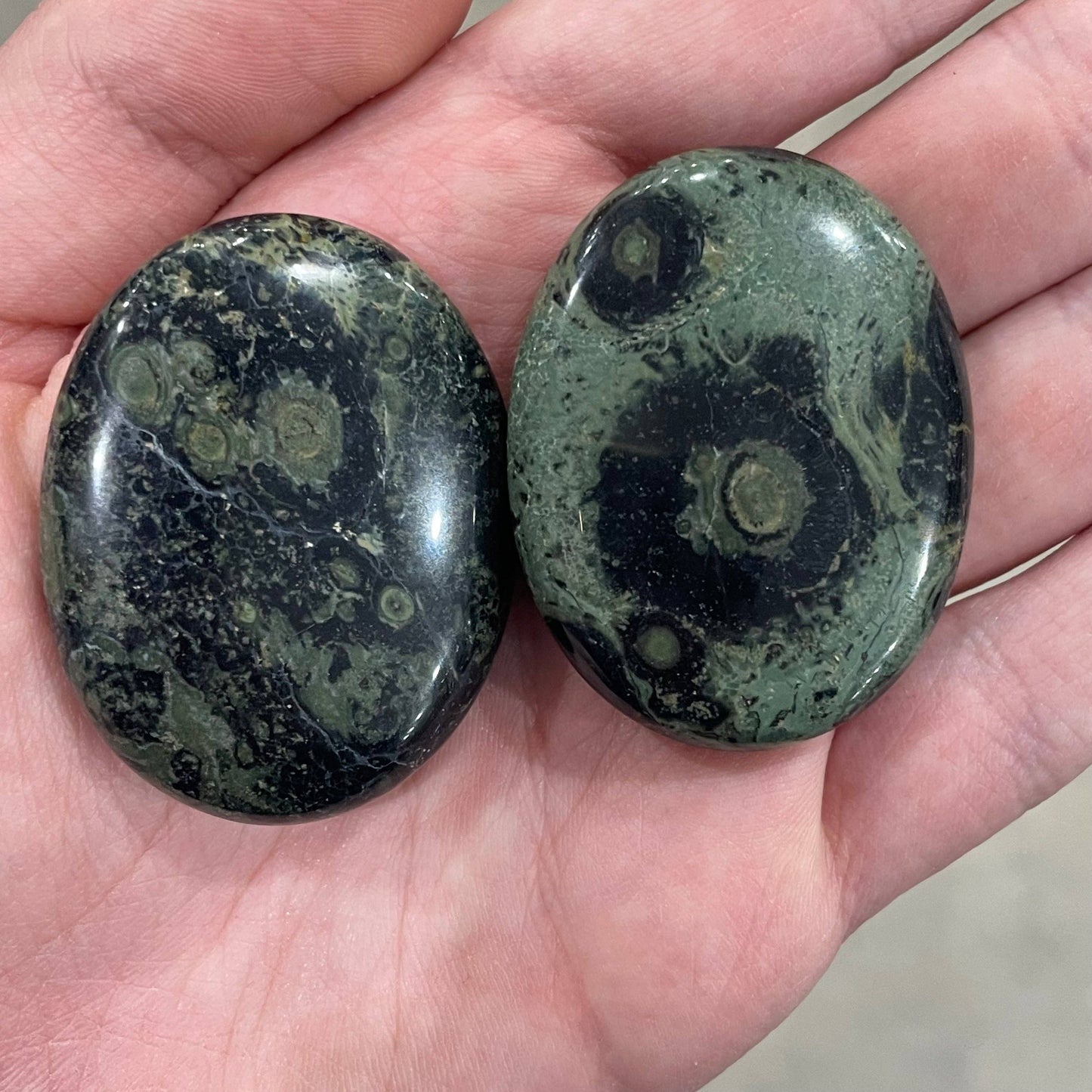 Gemstone Palm Stones 45mm – Bulk Crystal Supplies