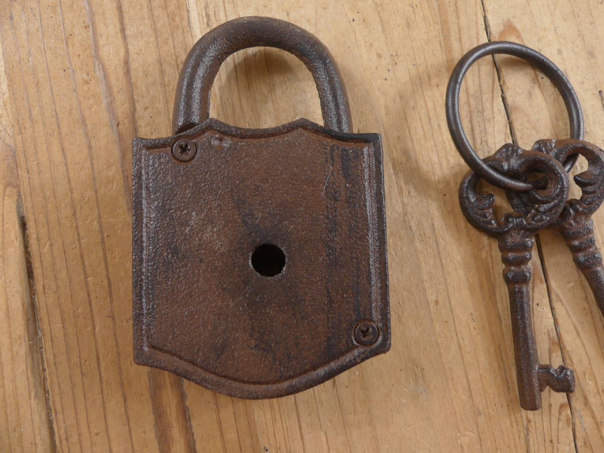 LARGE CAST IRON LOCK AND KEY SET (PROP)